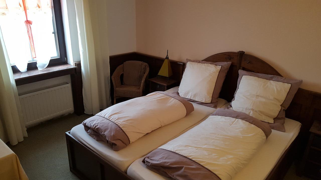 Landhotel Zum Doppeldecker Kirchen  Екстериор снимка
