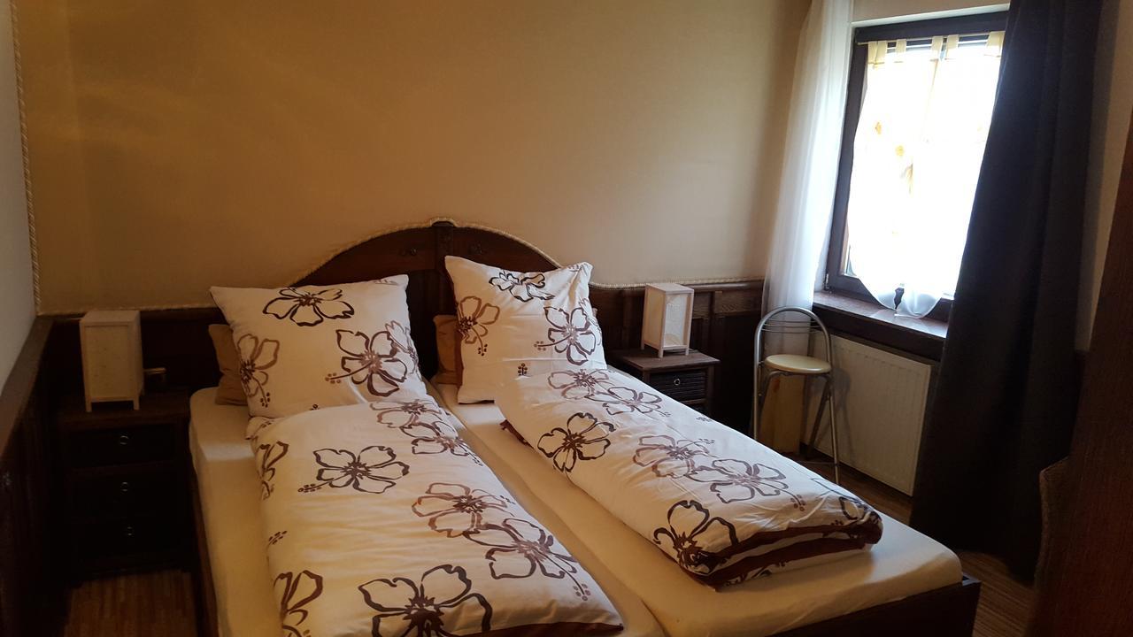 Landhotel Zum Doppeldecker Kirchen  Екстериор снимка