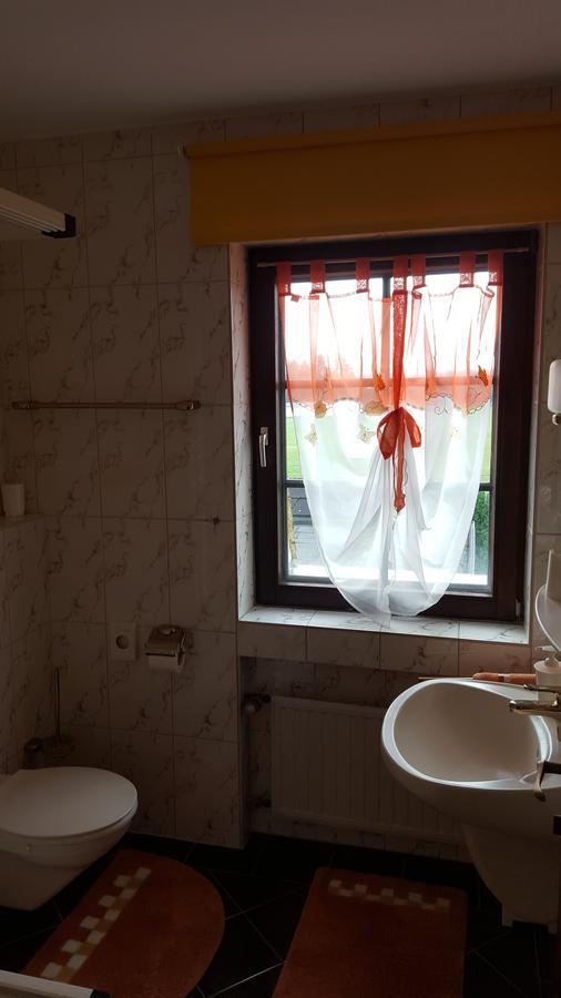 Landhotel Zum Doppeldecker Kirchen  Екстериор снимка