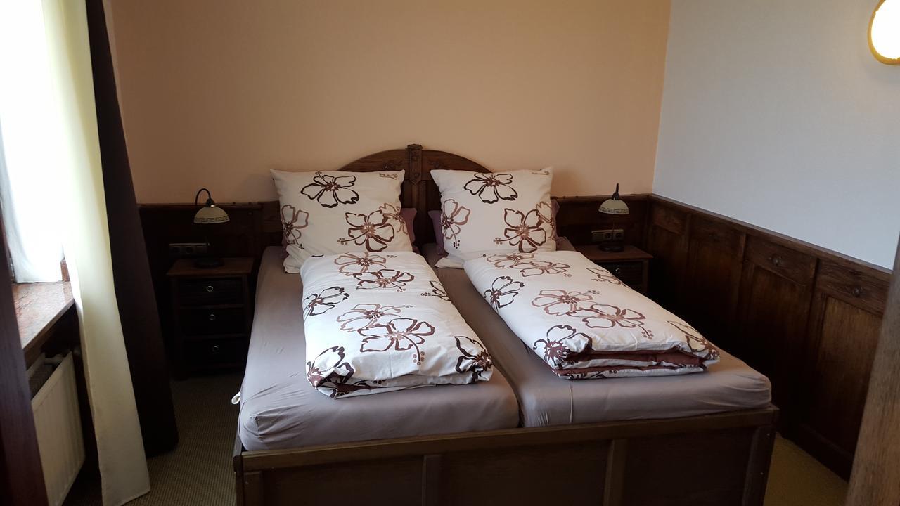 Landhotel Zum Doppeldecker Kirchen  Екстериор снимка
