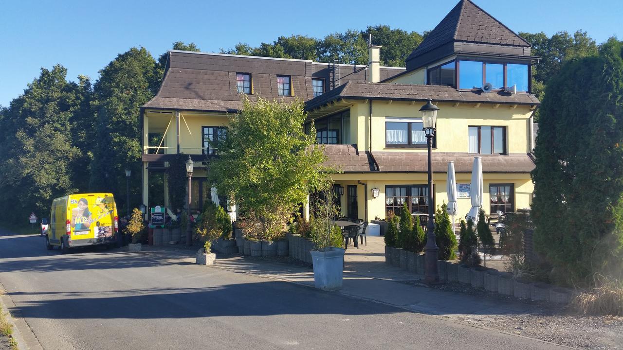 Landhotel Zum Doppeldecker Kirchen  Екстериор снимка